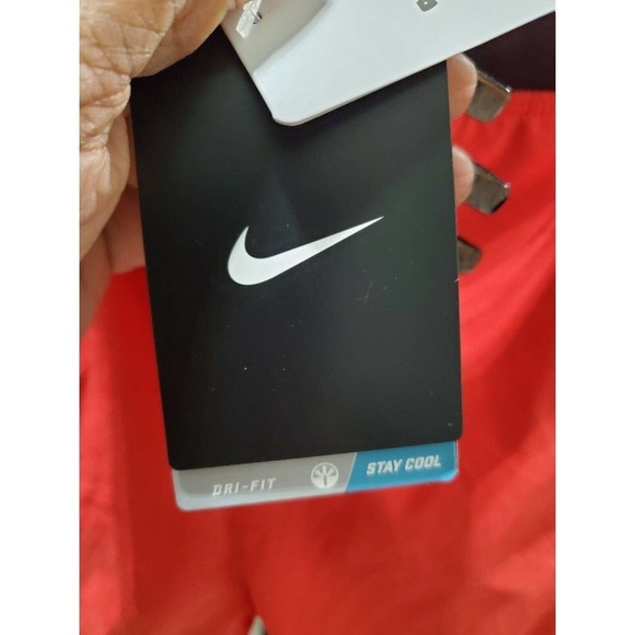 Nike Dri Fit Women's Solid Red Polyester Pull on Casual Stretch Shorts Size M - Picture 7 of 10